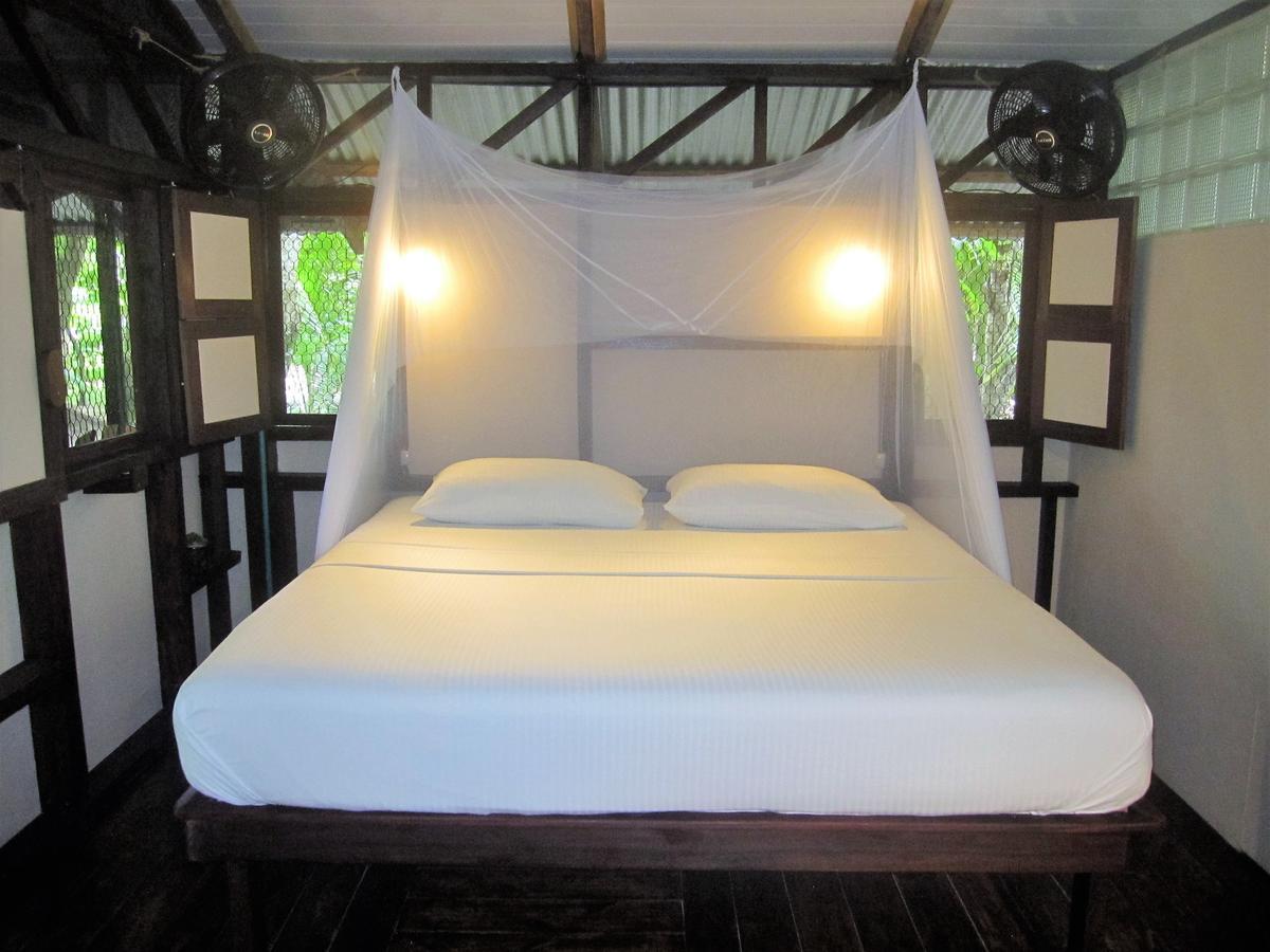 And Hotel 2*